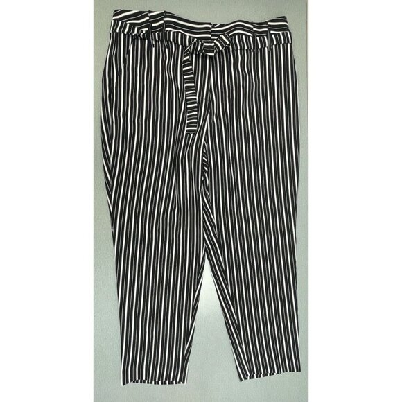 Worthington Pants - Worthington Womens Black/White striped Slim Leg  Ankle pants Size 8S
